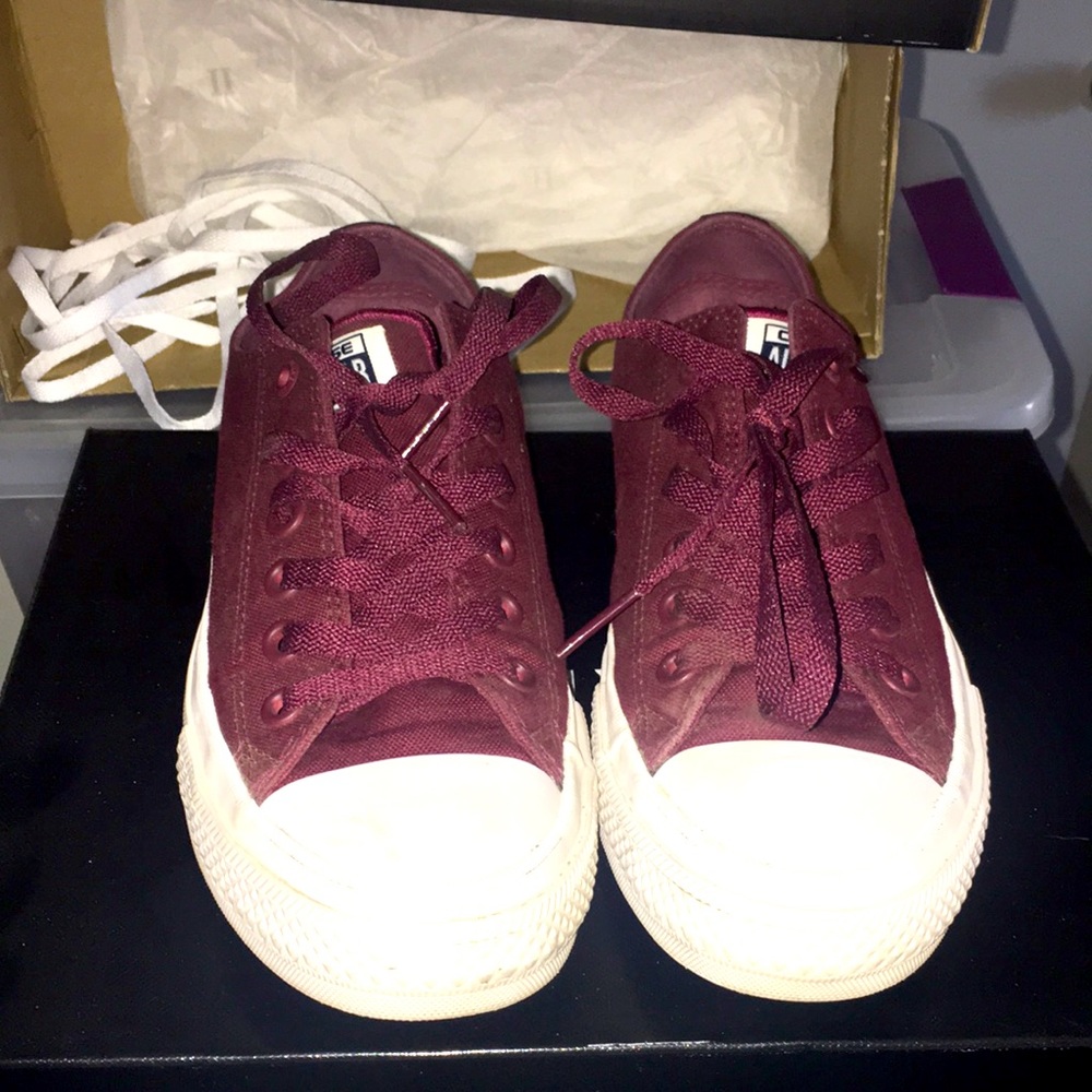 Converse Burgundy